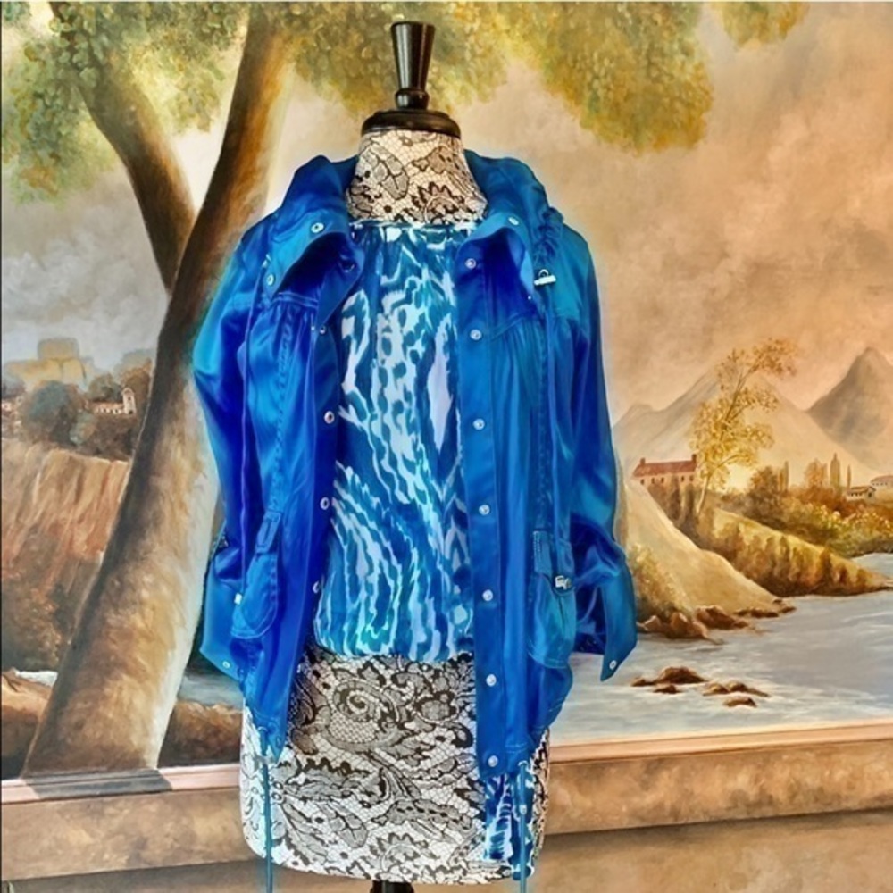 ✨💙Blue Satin Cache Bomber Jacket✨XS✨NWOT✨